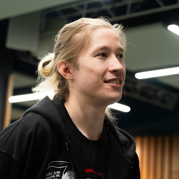 Сэм Булатов